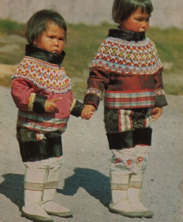 Postcard Greenland Girls