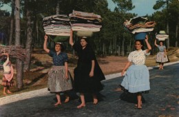 Portugal Nazaré Laundresses