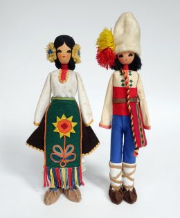 Bulgaria National Costume Dolls Unknown (02)